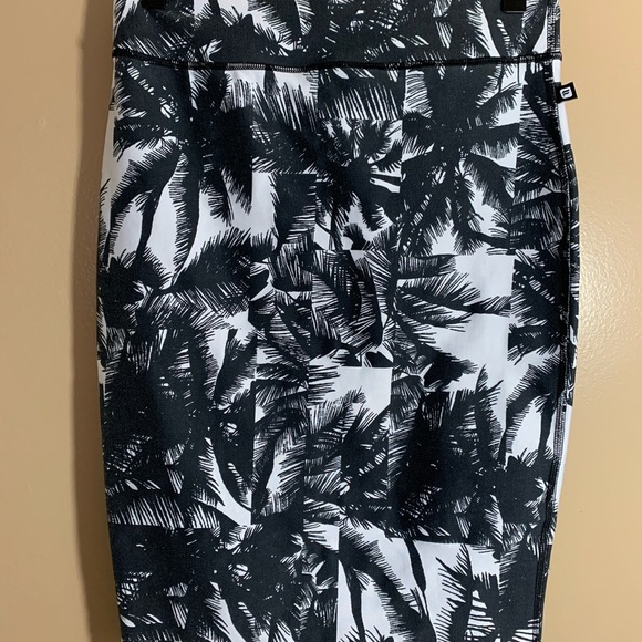 FABLETICS Palm Tree Pencil CORA SKIRT  XS - Picture 4 of 7